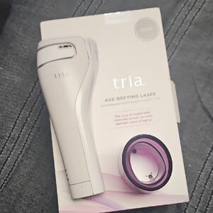 Age-Defying Laser - White